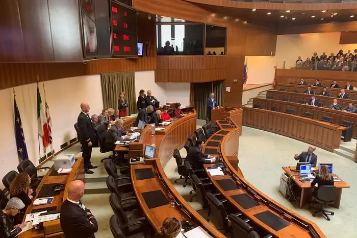 Consiglio regionale (foto Ansa)
