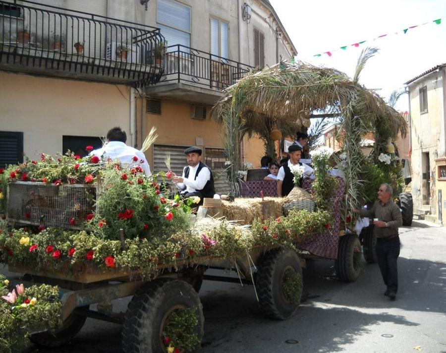 Festa senza pariglie e con tante polemiche