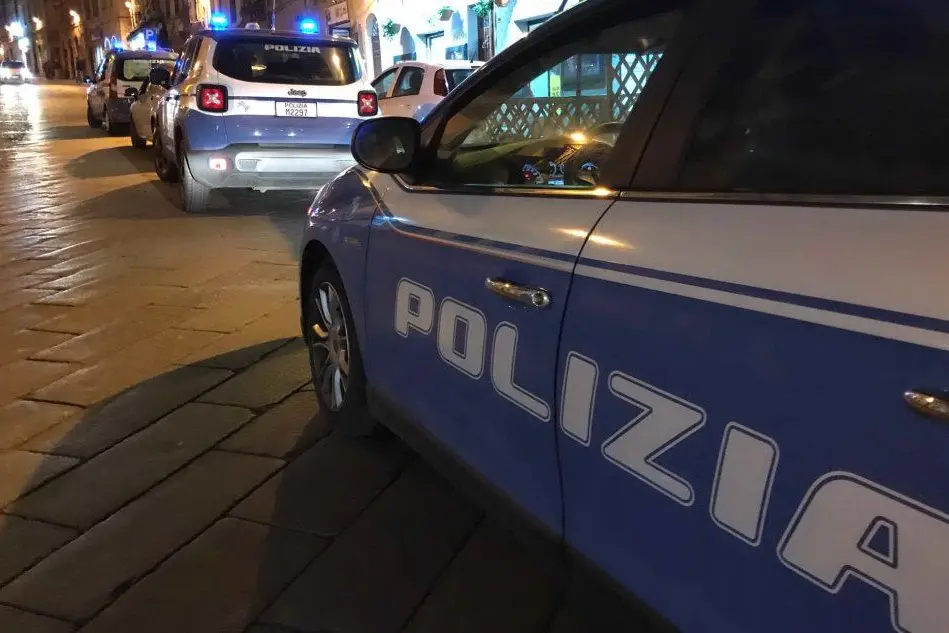 Controlli anticrimine della polizia a Sassari (foto Calvi)