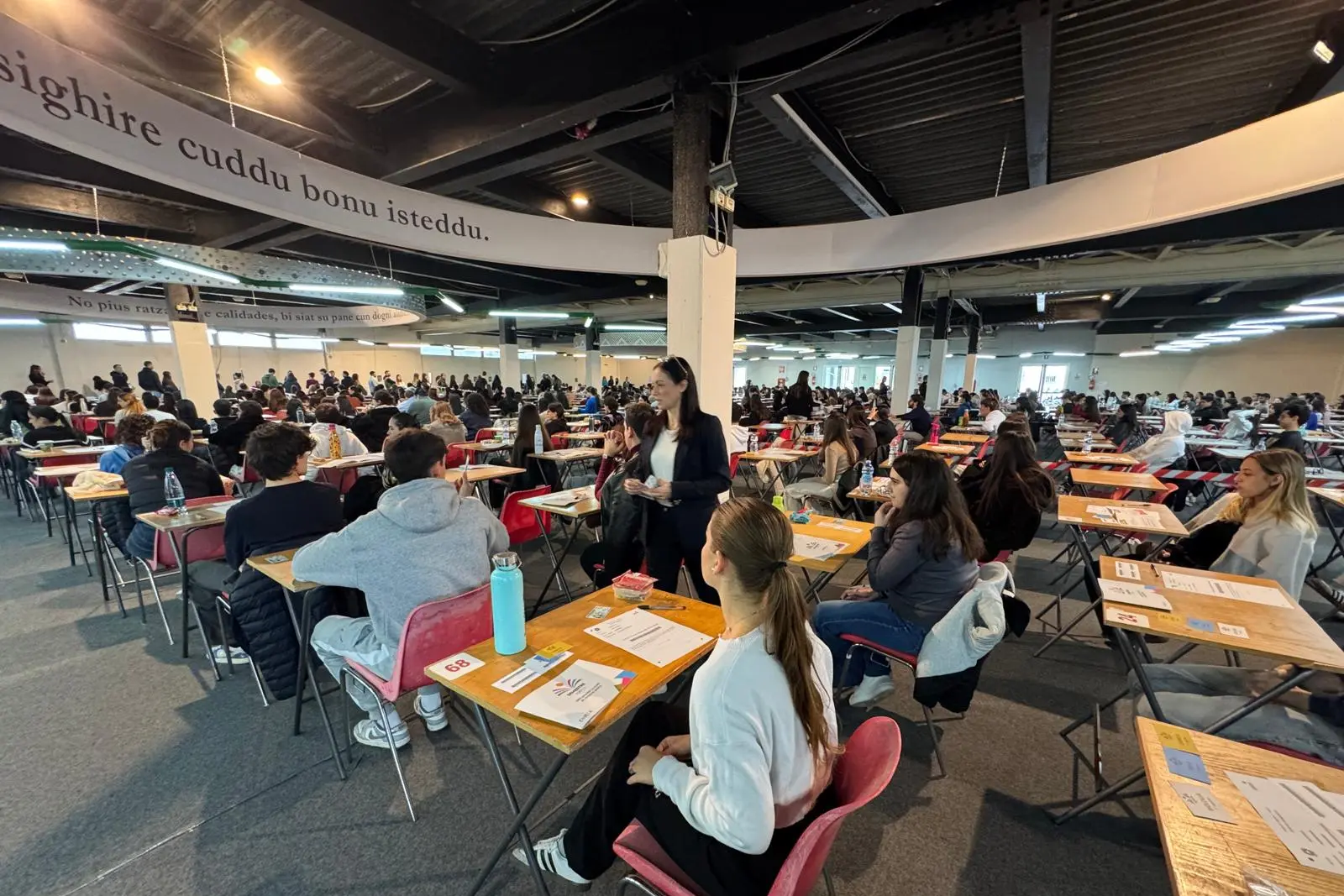 Gli aspiranti medici alla Fiera per il primo appello (Foto Sara Marci)