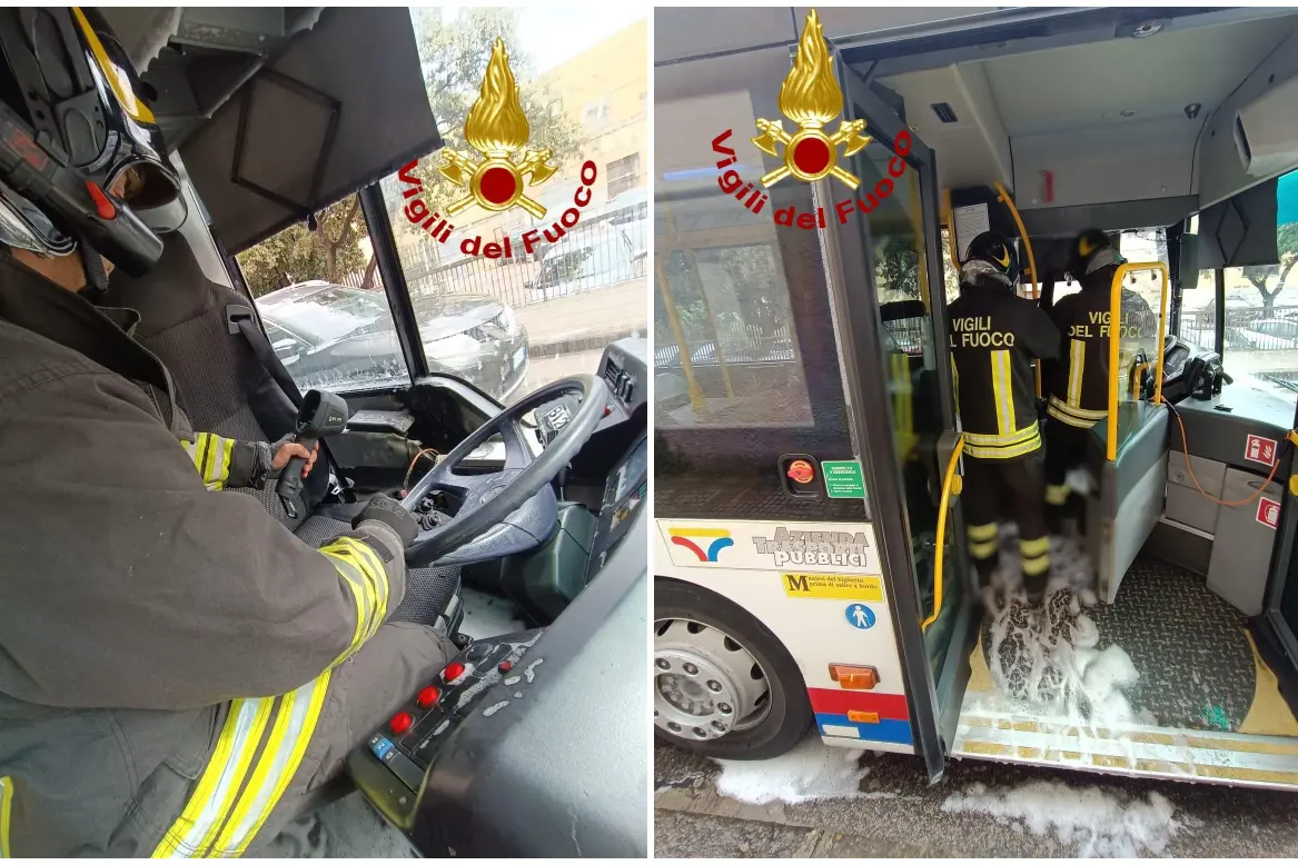 Il bus (foto Vigili del fuoco)