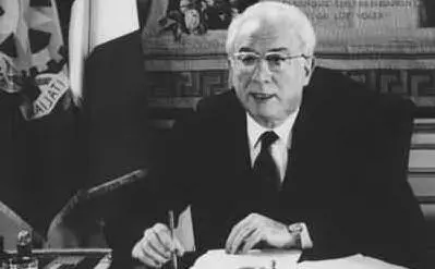 Francesco Cossiga durante il tradizionale messaggio di fine anno