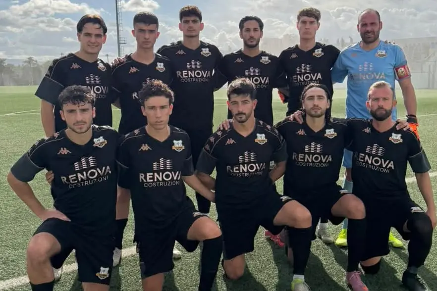La formazione del Lauras che, a Badesi, ha conquistato la sua prima vittoria stagionale (foto concessa)