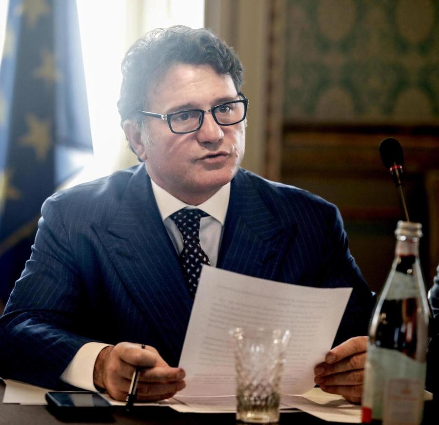 Silvestro sotto inchiesta per violenza sessuale
