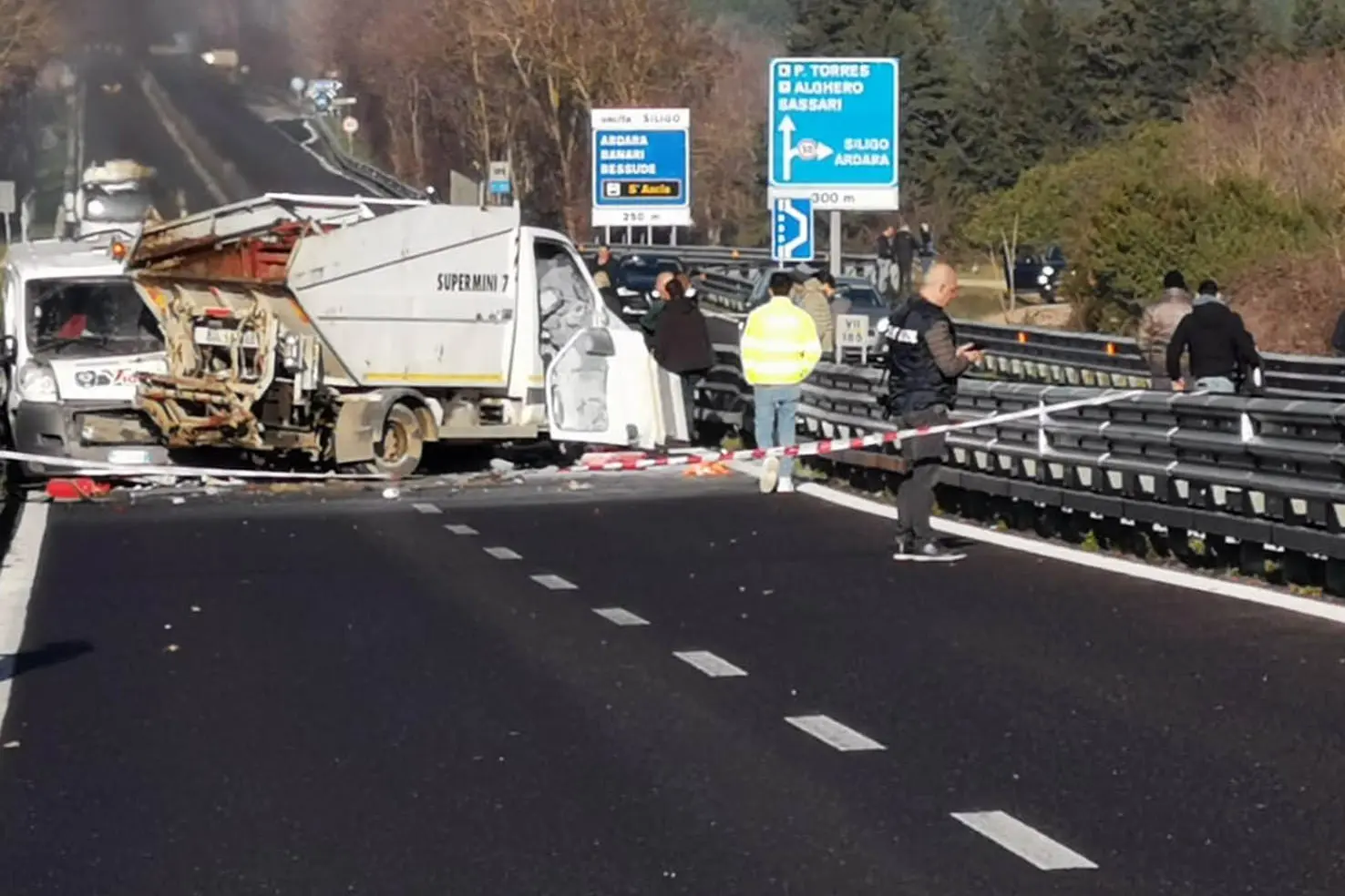 Assalto al portavalori sulla 131 altezza del bivio di Siligo (Archivio-Calvi)