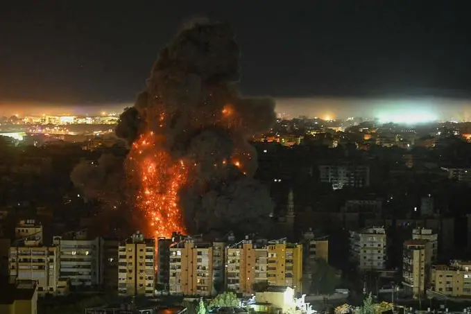 Un bombardamento a Beirut (Ansa)