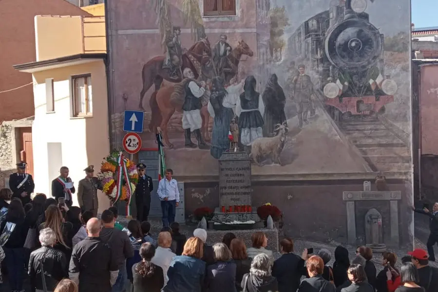 La commemorazione dei caduti in guerra a Esterzili (foto Francesca Melis)