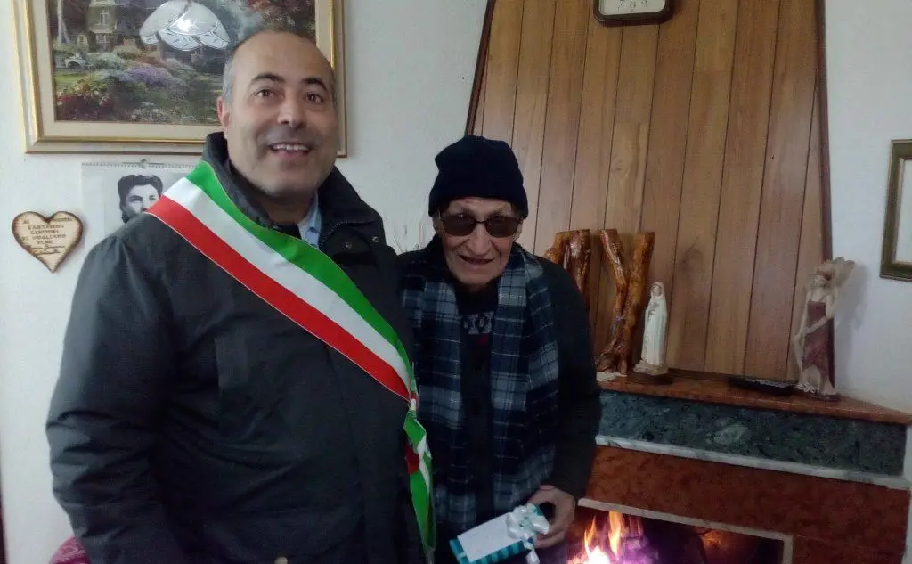 Riccardo Uccheddu con il sindaco Fausto Orrù (foto Marco Cazzaniga)