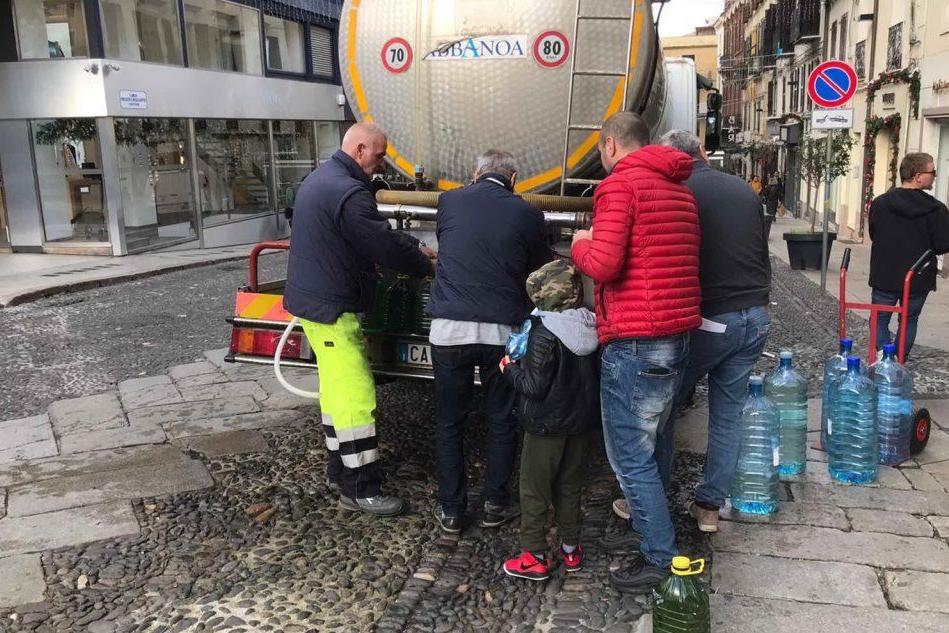 Emergenza idrica, a Sassari si cercano soluzioni. Scuole chiuse a Porto Torres