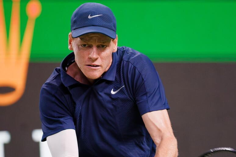 Six Kings Slam: Sinner batte Tsitsipas 6-2, 6-3, è in semifinale contro Djokovic