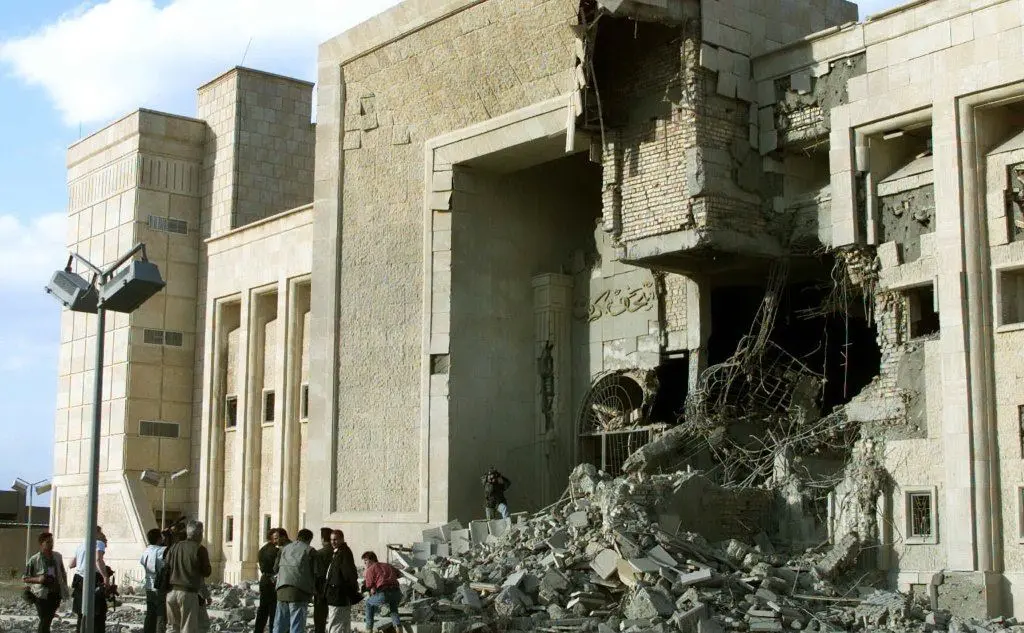 I bombardamenti a Tikrit, città natale del rais