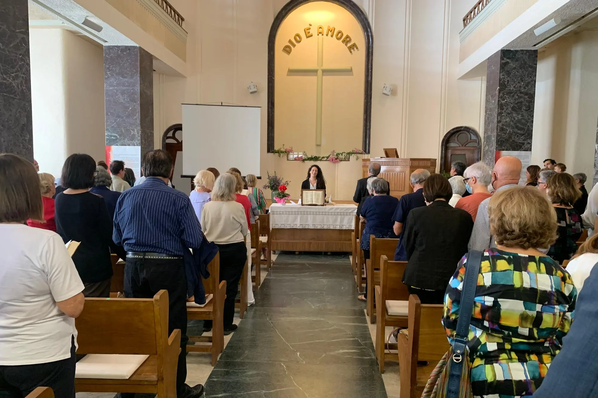 La cerimonia di insediamento di Francesca Litigio, la nuova pastora della Chiesa battista di Cagliari e del Sulcis