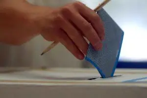 Oggi e domani si vota