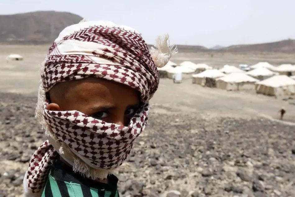 Un bambino yemenita in un campo profughi del Paese. (Foto Ansa)