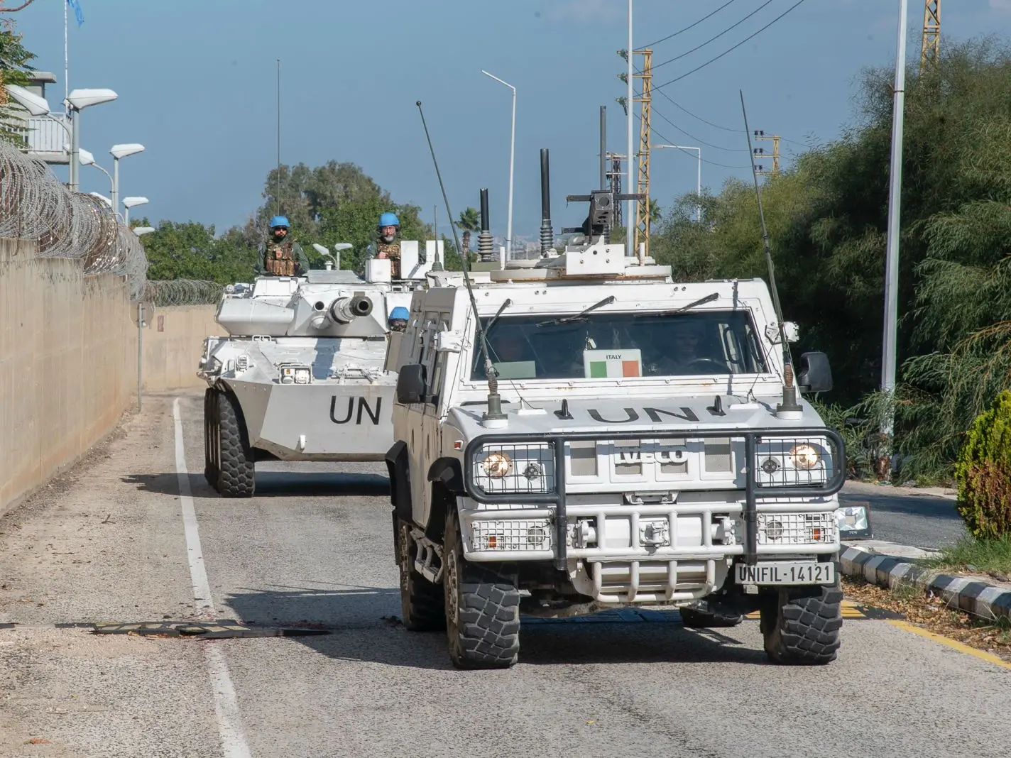 Армия обороны Израиля обстреляла бригаду Сассари в Ливане, что вызвало гнев Мелони: «Израилю придется прояснить ситуацию». Un Lince del contingente italiano in Libano
