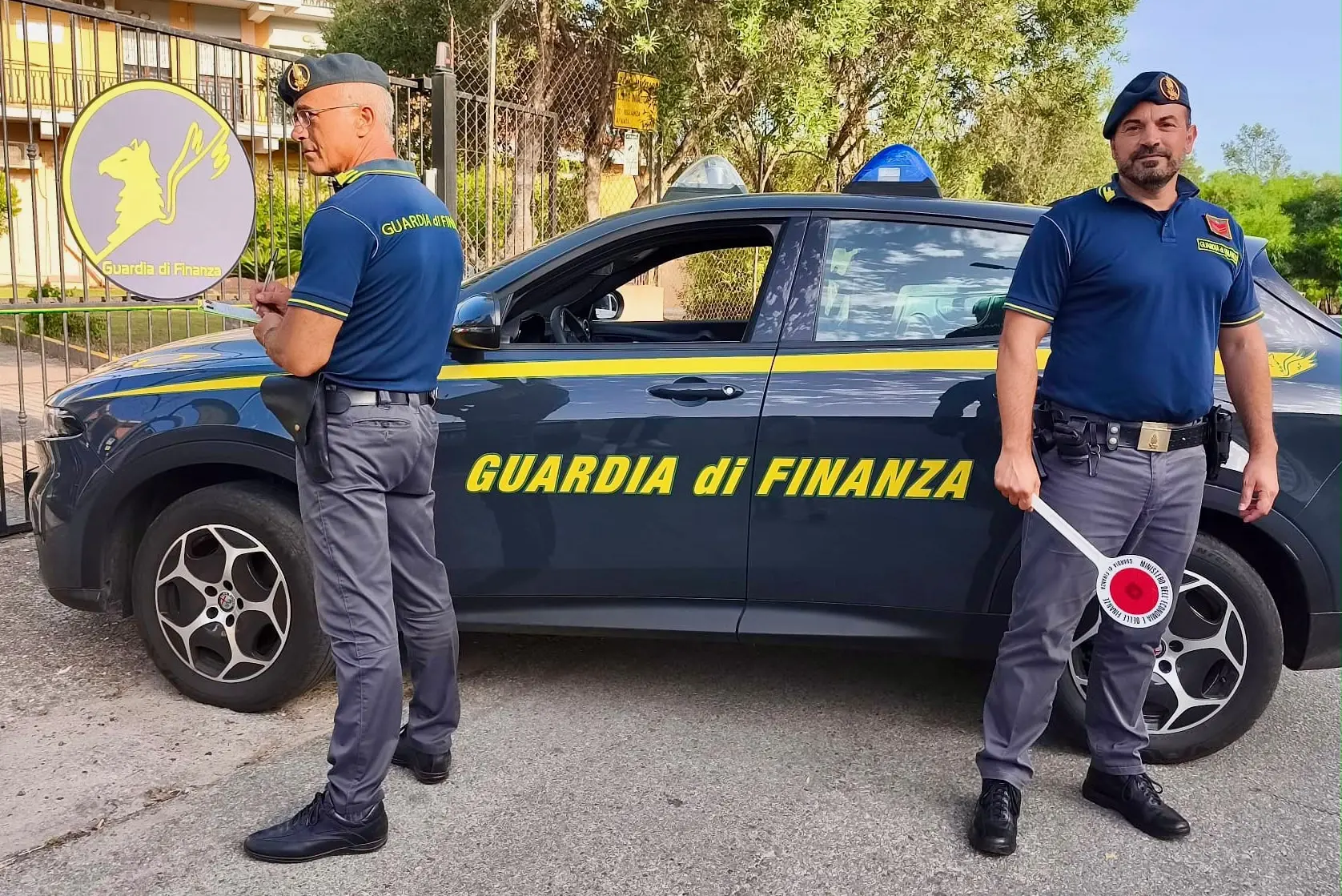 Una pattuglia della Guardia di finanza
