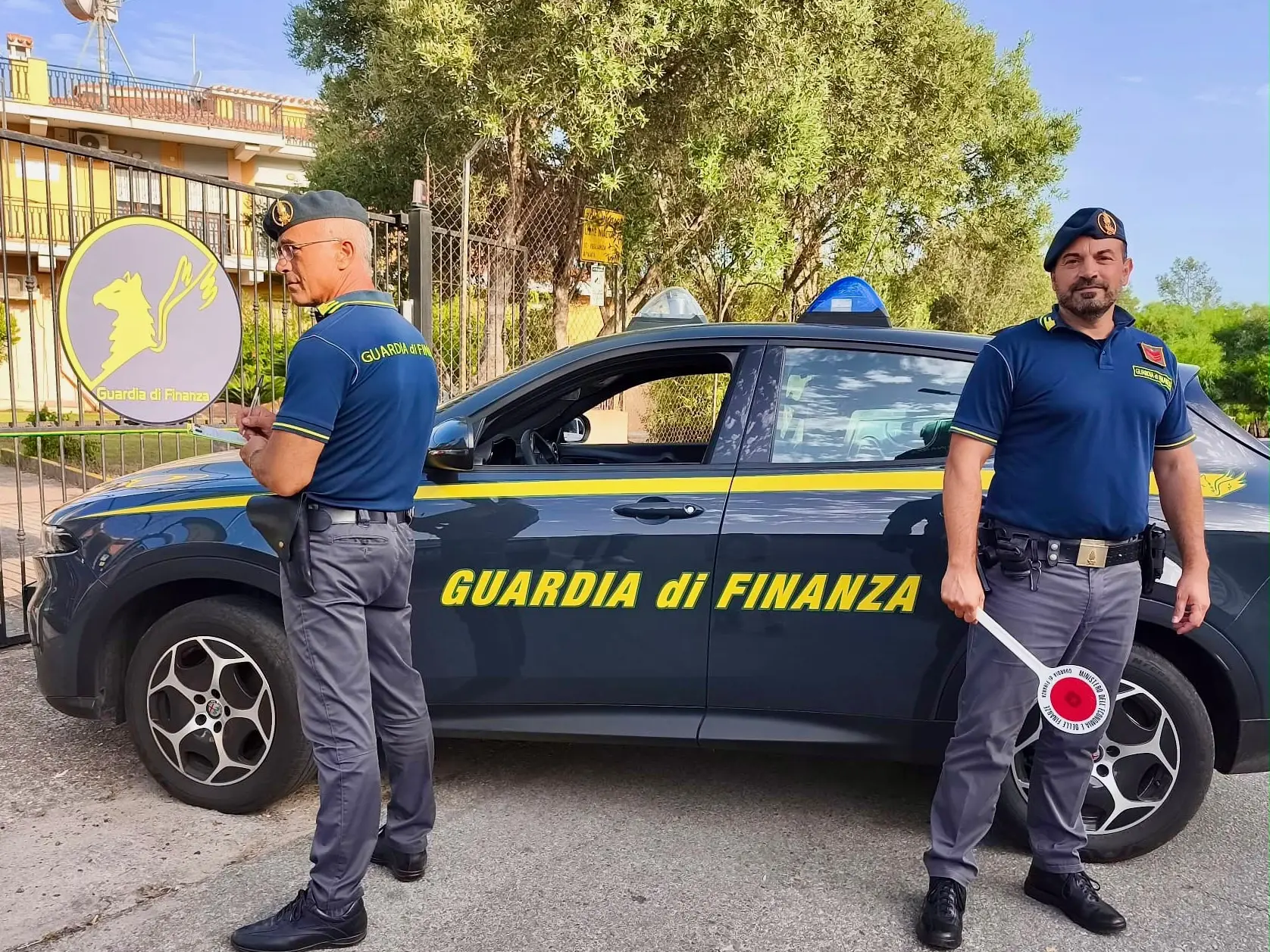 Una pattuglia della Guardia di finanza