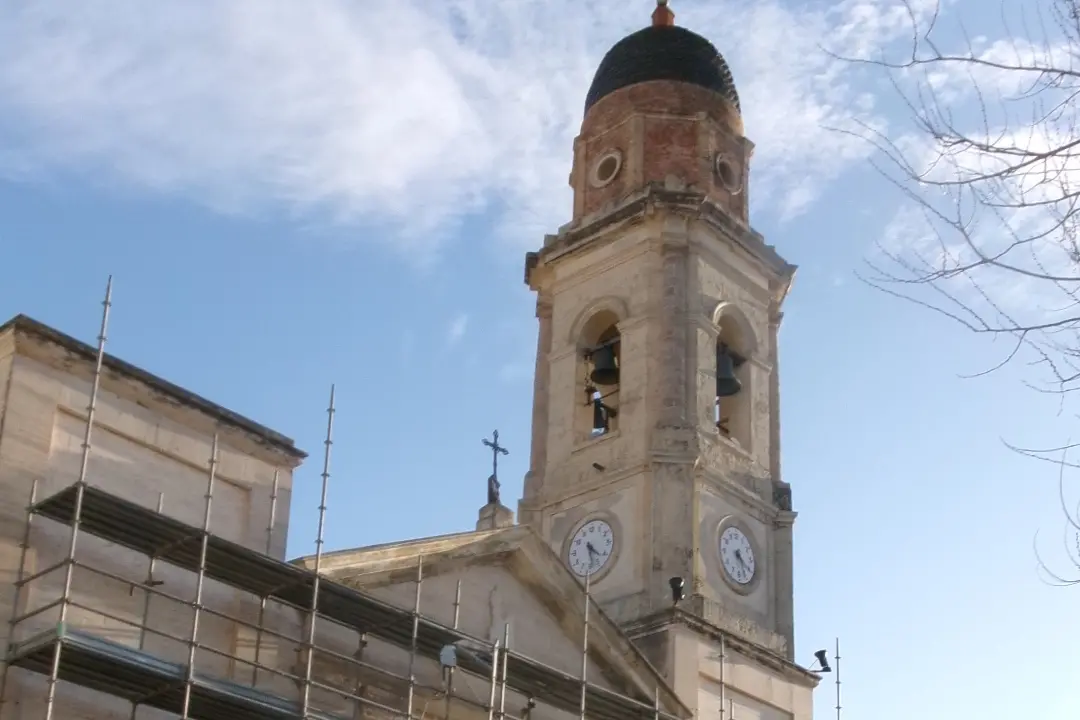 Piazza Chiesa a Sinnai (Serreli)