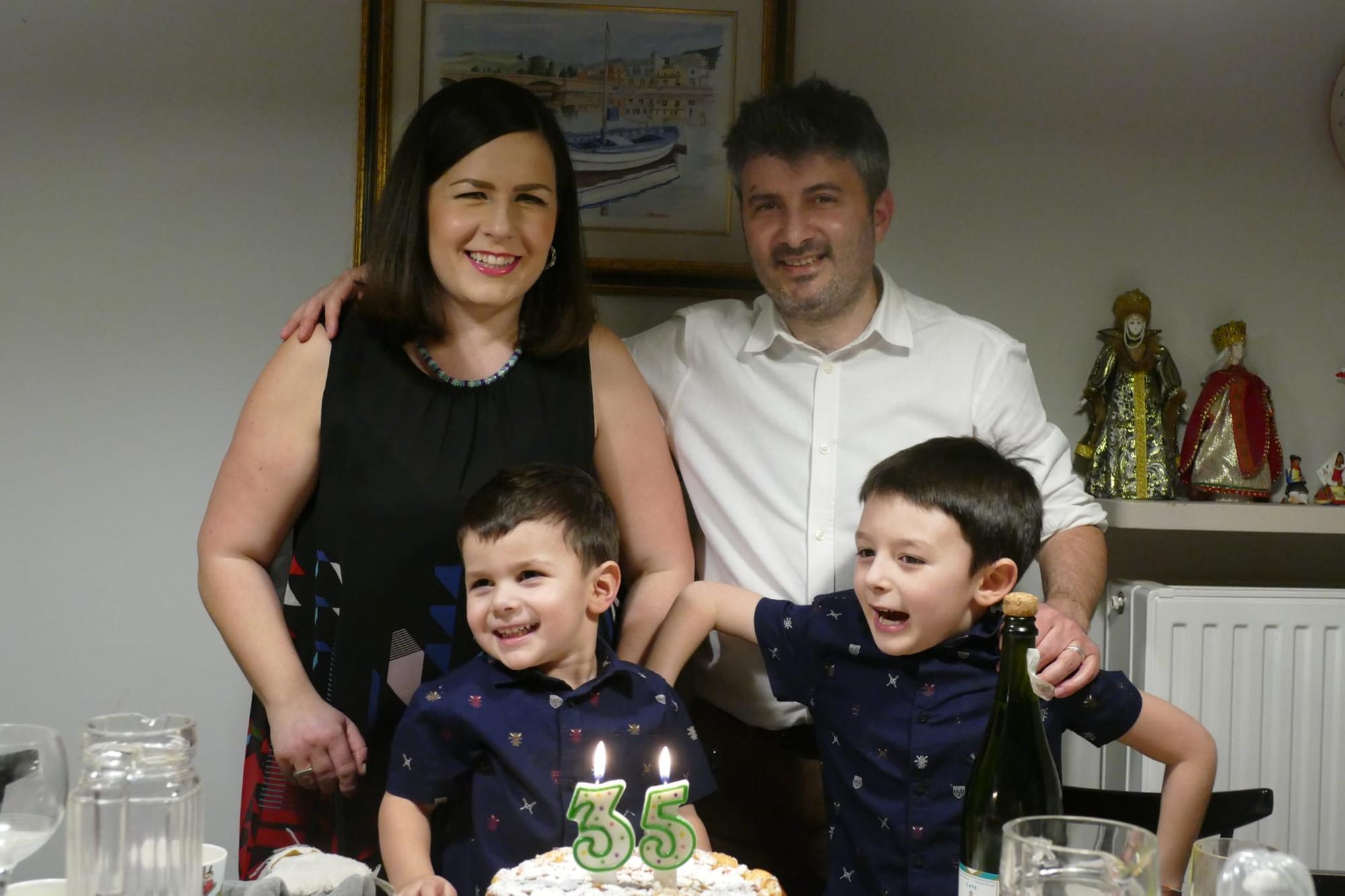 La famiglia Peralta con il padre Giovanni, mamma Martyna, Leonardo e Massimiliano (foto concessa)
