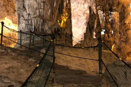 Le Grotte di Nettuno ad Alghero (foto Ansa)