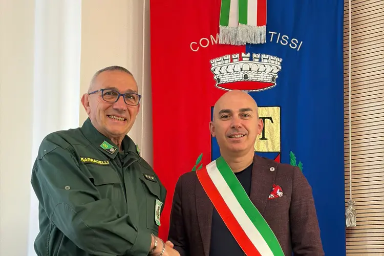 Il comandante Masia col sindaco Budroni (foto concessa)
