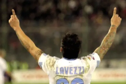 Cagliari-Napoli, l'esultanza di Lavezzi