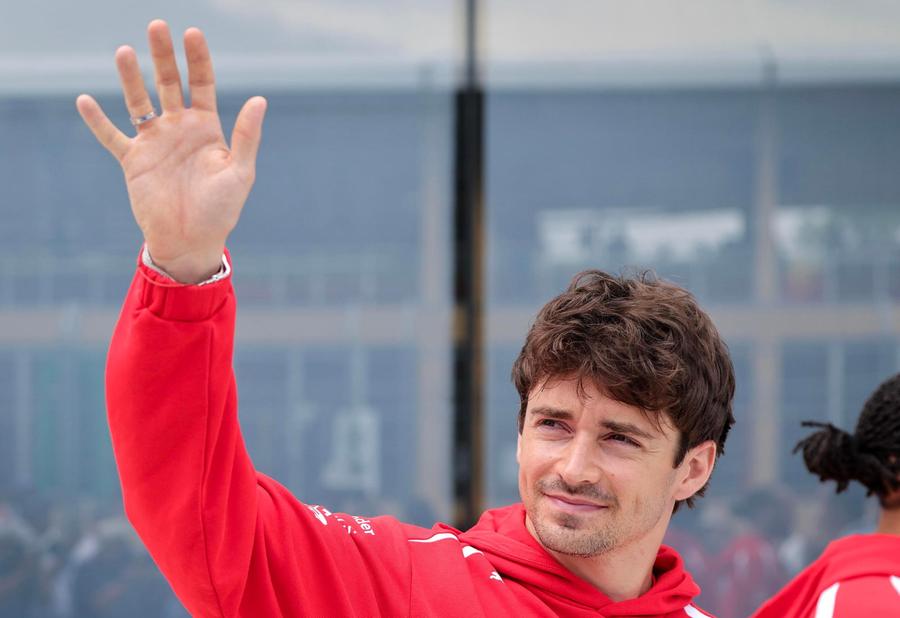 Ferrari-Leclerc, rinnovo pluriennale. Il pilota monegasco: «Un sogno essere qui»
