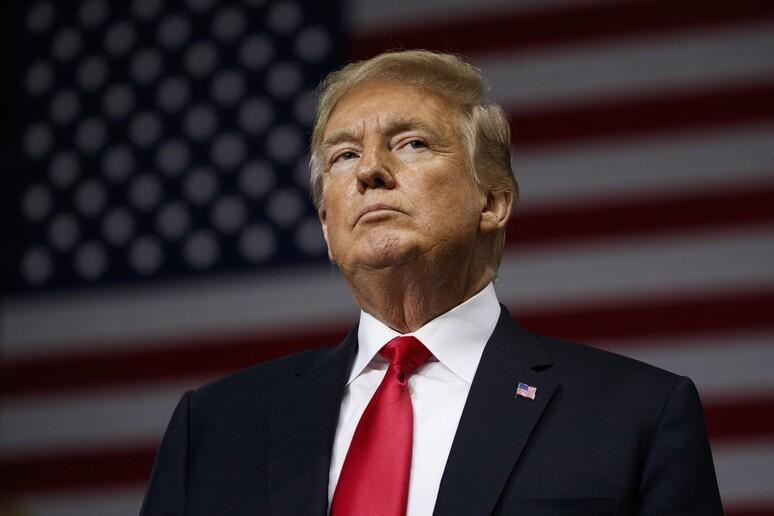 Hormuz, ira di Trump: «Il nostro elicottero Apache