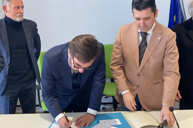 La firma del Protocollo d'intesa (foto M. Pala)