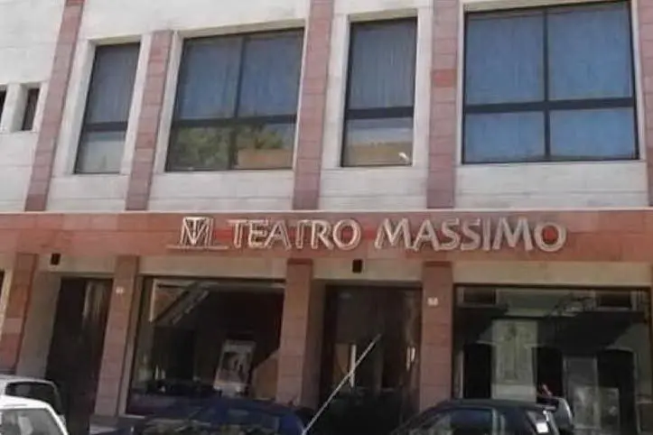 Il Teatro Massimo di Cagliari (archivio L'Unione Sarda)