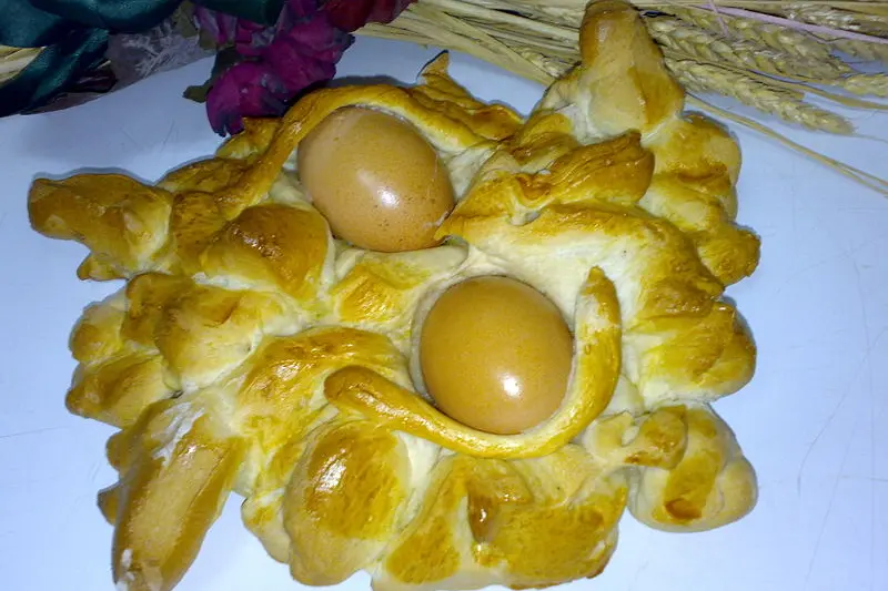Pane Coccoi con l'uovo (Archivio L'Unione Sarda)