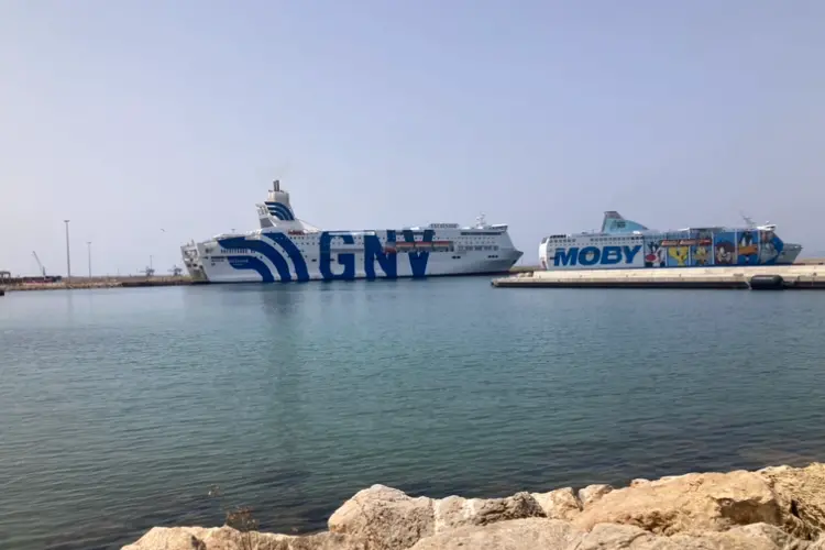 La Gnv Excelsior a Porto Torres (foto Pala)