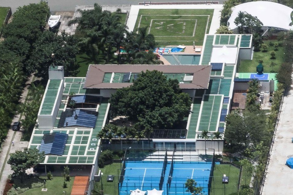 La proprietà di Neymar in Brasile (foto Ansa/Epa)