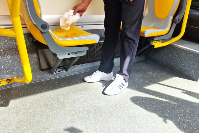La siringa abbandonata sull'autobus
