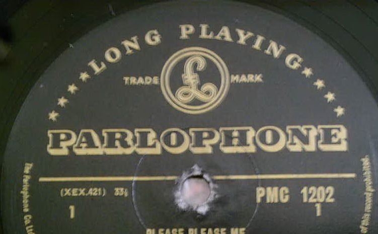 L'album viene pubblicato dall'etichetta Parlophone (foto Wikipedia)