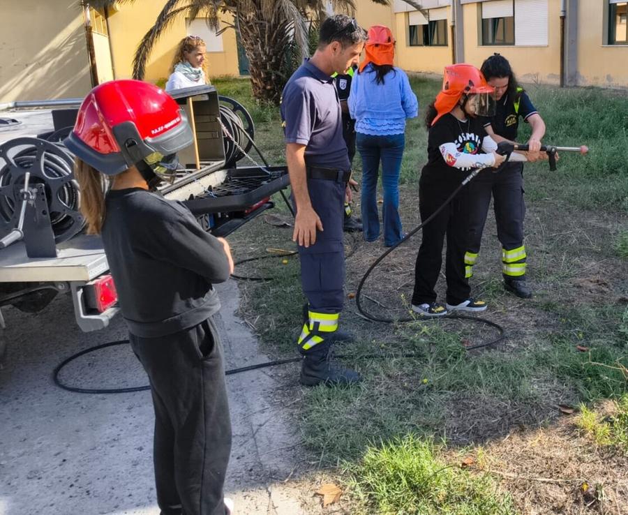 Studenti a lezione di protezione civile