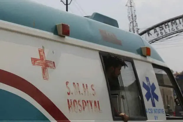 Un'ambulanza indiana (Ansa)