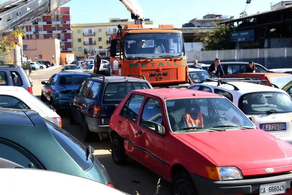 Il deposito rimozione auto in viale Monastir