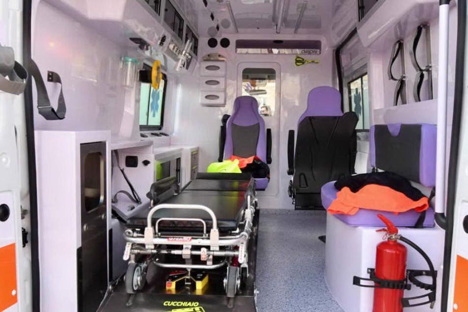 L'interno di un'ambulanza (Ansa)