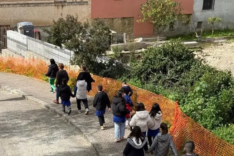 Studenti coinvolti nel progetto a Sennori (foto concessa)