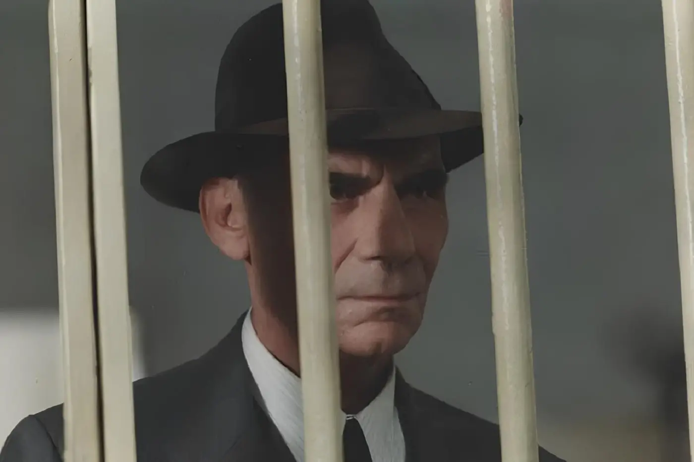 Gian Maria Volont&eacute; nel film "Porte aperte" (foto ufficio stampa)