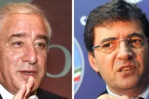 Il senatore del Pdl Marcello Dell'Utri (S) e il sottosegretario all'economia Nicola Cosentino (D)