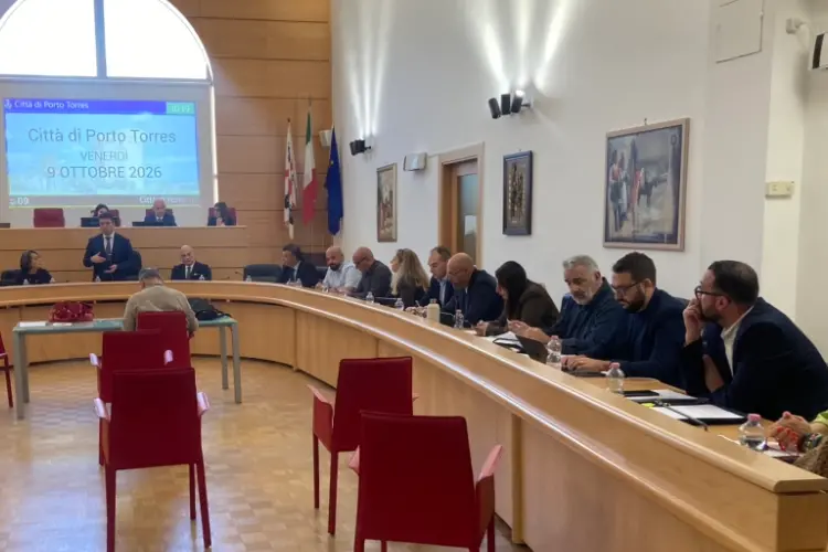 Il consiglio comunale di Porto Torres (foto Pala)