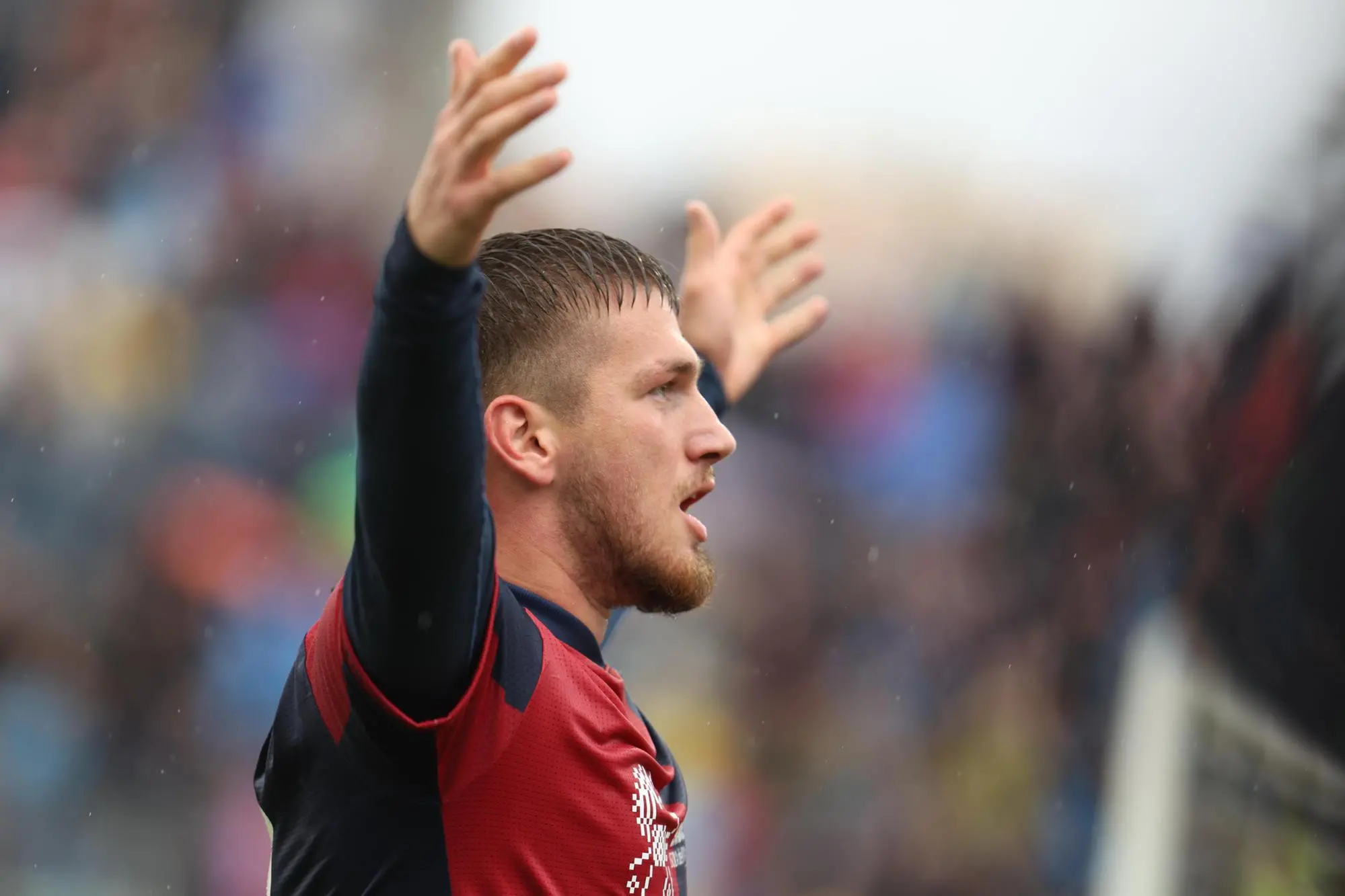 L'esultanza di Semih Kılıçsoy per il gol del vantaggio in Cagliari-Pisa (foto Ansa)