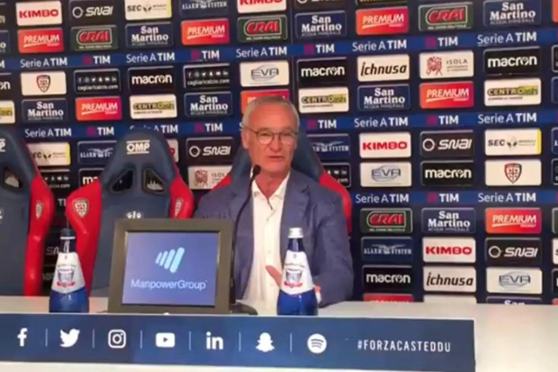 Claudio Ranieri nella sala stampa del Cagliari il primo giugno del 2017, giorno dell'ultima partita al Sant'Elia (Lorenzo Piras)