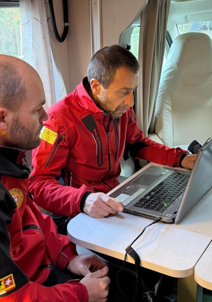 Trovati i rottami dell’elicottero, nessuna traccia delle vittime