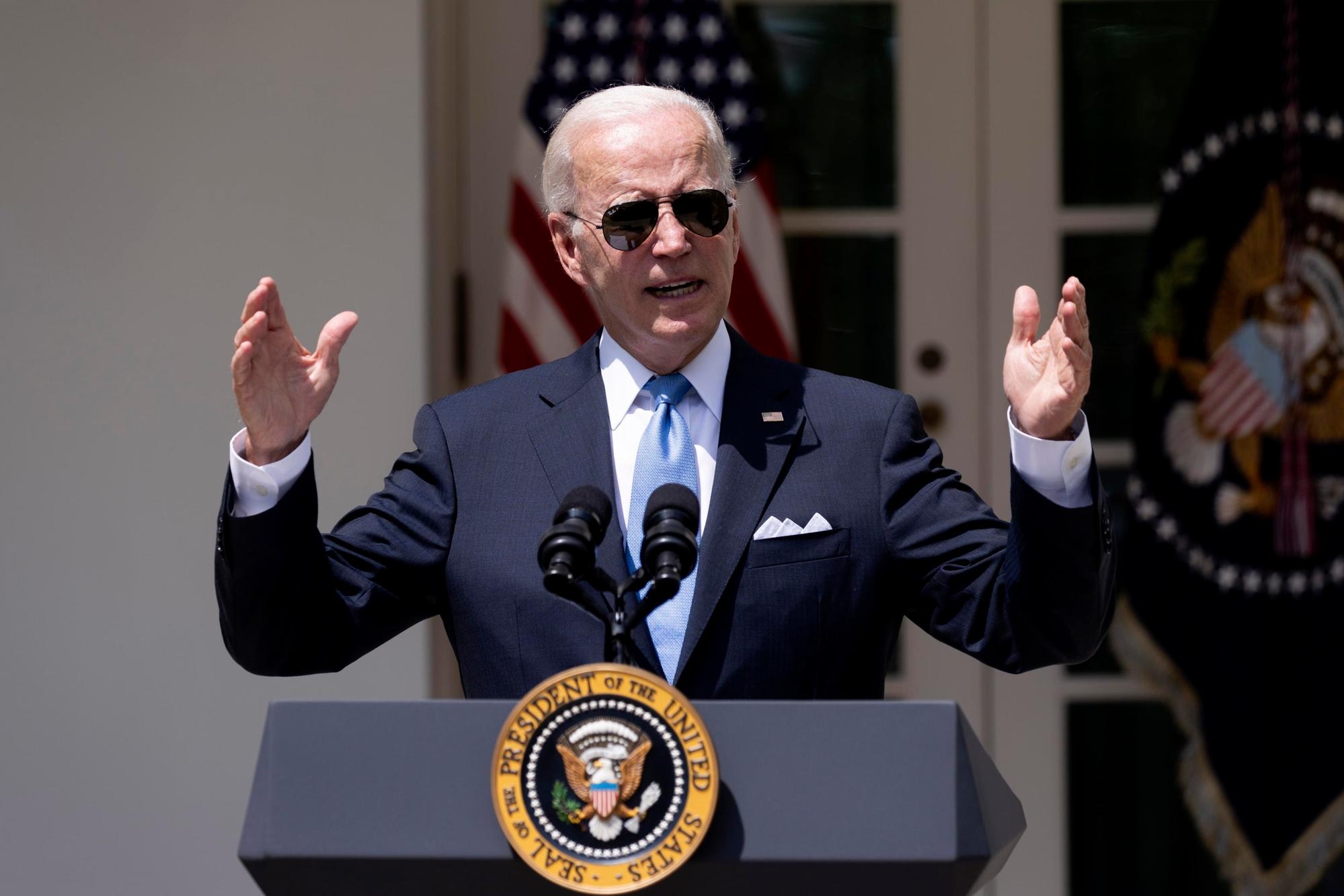 epa10094067 US President Joe Biden delivers remarks in the Rose Garden of the White House during his first public in-person appearance since contracting Covid-19, in Washington, DC, USA, 27 July 2022. Biden tested negative for Covid-19 on 27 July. EPA/MICHAEL REYNOLDS