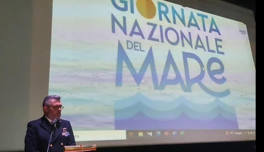 La Maddalena, la Marina Militare apre le porte ai giovani per celebrare il mare