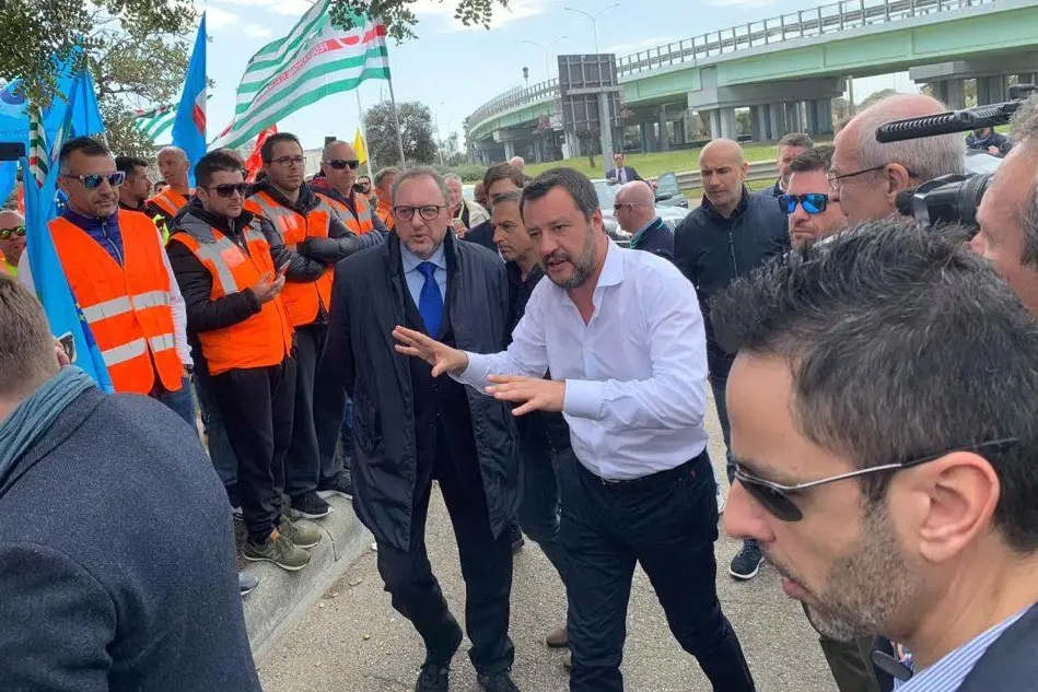 Il ministro Salvini in Sardegna (foto L'Unione Sarda)