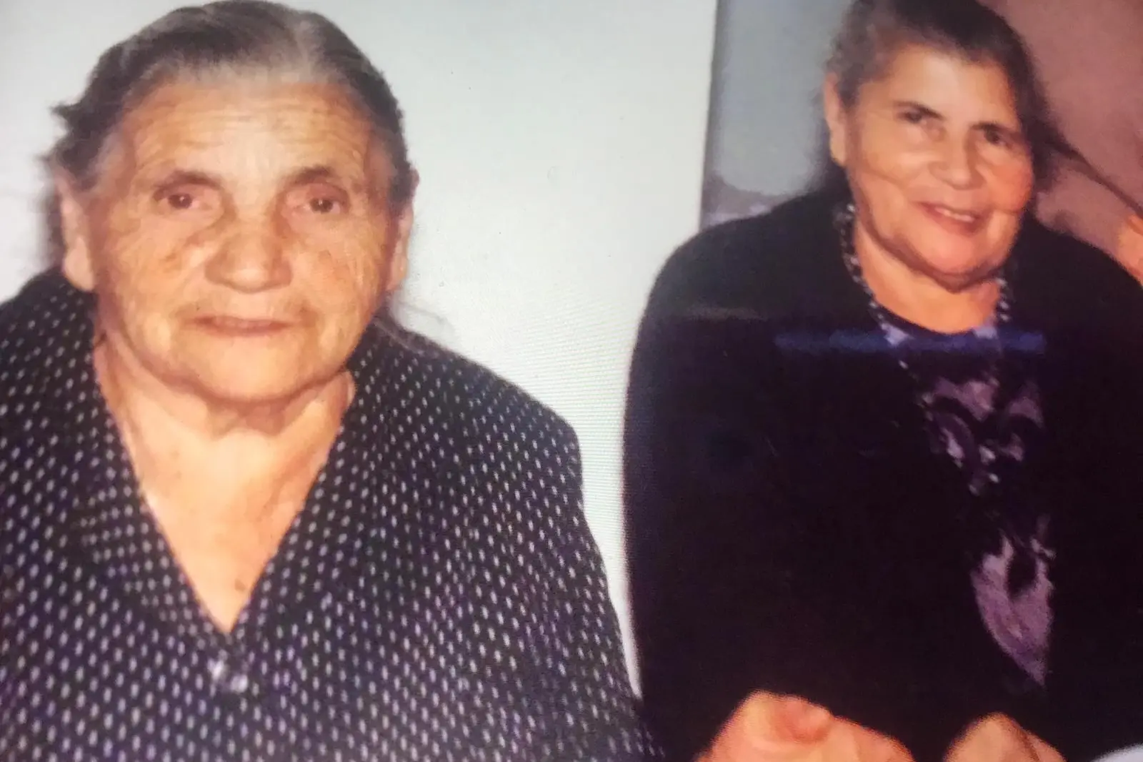 Teresa Atzeri con la sorella Barbara